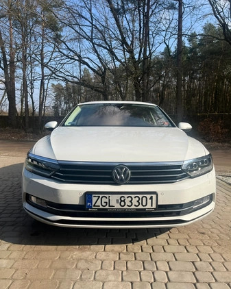 Volkswagen Passat cena 69900 przebieg: 190000, rok produkcji 2018 z Szczecin małe 92